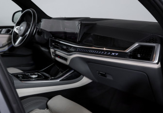Подержанный автомобиль BMW X7 2023 года (9 фото)