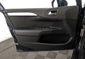 Подержанный автомобиль Citroen C4 Sedan 2021 года (19 фото)