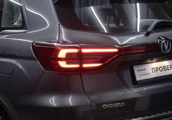 Подержанный автомобиль Changan CS75 2021 года (25 фото)