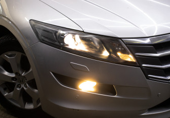 Подержанный автомобиль Honda Crosstour 2011 года (25 фото)