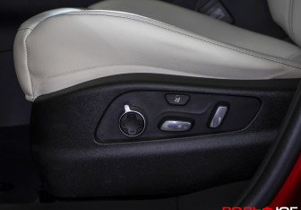 Подержанный автомобиль Cadillac XT4 2021 года (19 фото)