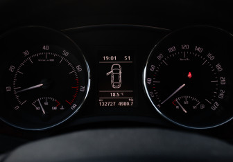 Подержанный автомобиль Skoda Superb Liftback 2012 года (10 фото)