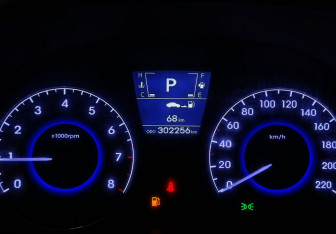 Подержанный автомобиль Hyundai Solaris Sedan 2013 года (16 фото)