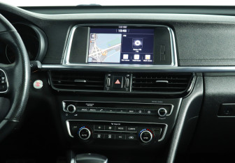 Подержанный автомобиль Kia Optima Sedan 2017 года (14 фото)