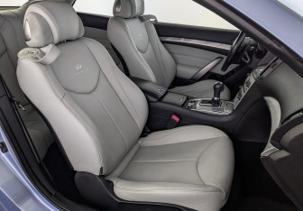 Подержанный автомобиль Infiniti G Convertible 2011 года (24 фото)