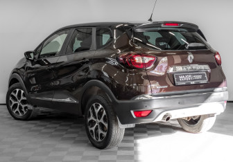 Подержанный автомобиль Renault Kaptur 2018 года (8 фото)