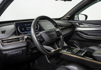 Подержанный автомобиль Exeed LX 2024 года (10 фото)