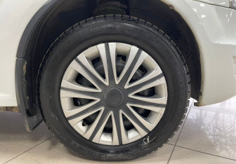 Подержанный автомобиль Renault Logan Sedan 2011 года (9 фото)