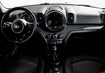 Подержанный автомобиль MINI Countryman 2019 года (14 фото)