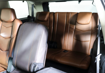 Подержанный автомобиль Cadillac Escalade Suv 2019 года (14 фото)