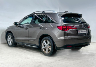 Подержанный автомобиль Acura RDX 2012 года (6 фото)