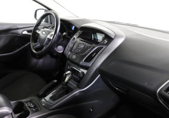 Подержанный автомобиль Ford Focus Wagon 2015 года (7 фото)