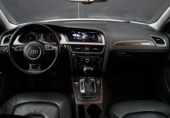Подержанный автомобиль Audi A4 Sedan 2014 года (10 фото)