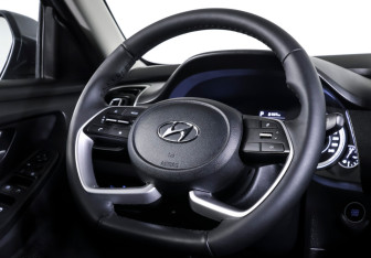 Подержанный автомобиль Hyundai Creta 2021 года (14 фото)