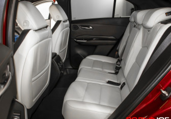 Подержанный автомобиль Cadillac XT4 2021 года (10 фото)