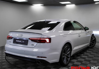 Подержанный автомобиль Audi A5 Coupe 2019 года (30 фото)