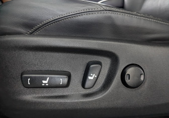 Подержанный автомобиль Toyota Land Cruiser Prado 2017 года (26 фото)