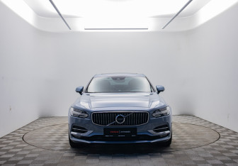Подержанный автомобиль Volvo S90 2019 года (2 фото)
