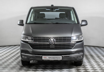Подержанный автомобиль Volkswagen Caravelle 2021 года (2 фото)