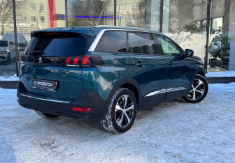 Подержанный автомобиль Peugeot 5008 Suv 2020 года (8 фото)