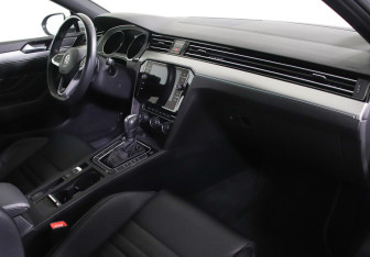 Подержанный автомобиль Volkswagen Passat Wagon 2019 года (5 фото)