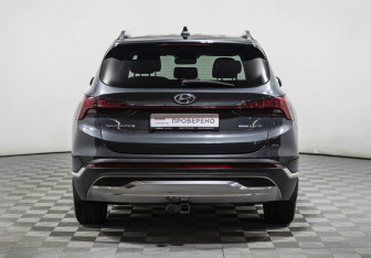 Подержанный автомобиль Hyundai Santa Fe 2021 года (6 фото)
