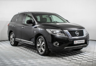 Подержанный автомобиль Nissan Pathfinder 2016 года (3 фото)