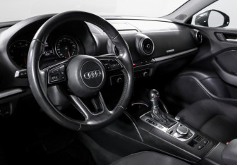 Подержанный автомобиль Audi A3 Sedan 2016 года (14 фото)