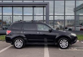 Подержанный автомобиль Subaru Forester Suv 2011 года (5 фото)