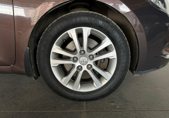 Подержанный автомобиль Kia Ceed Wagon 2014 года (19 фото)