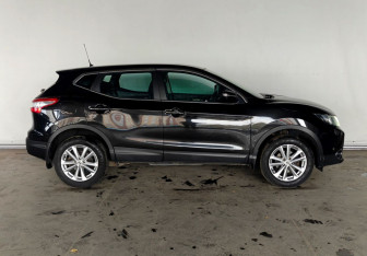 Подержанный автомобиль Nissan Qashqai 2014 года (8 фото)