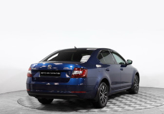Подержанный автомобиль Skoda Octavia Liftback 2017 года (3 фото)