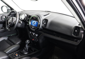 Подержанный автомобиль MINI Countryman 2019 года (10 фото)