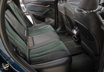 Подержанный автомобиль Geely Monjaro 2023 года (12 фото)