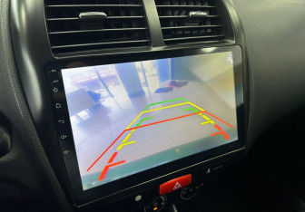 Подержанный автомобиль Mitsubishi ASX 2011 года (18 фото)