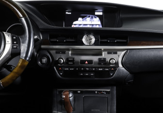 Подержанный автомобиль Lexus ES 2014 года (14 фото)