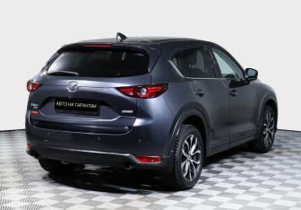Подержанный автомобиль Mazda CX-5 2017 года (5 фото)
