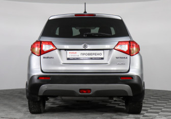 Подержанный автомобиль Suzuki Vitara 2018 года (6 фото)