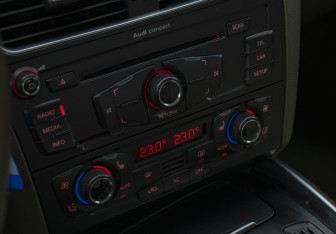 Подержанный автомобиль Audi Q5 2012 года (20 фото)