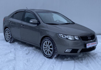 Подержанный автомобиль Kia Cerato Sedan 2009 года (3 фото)