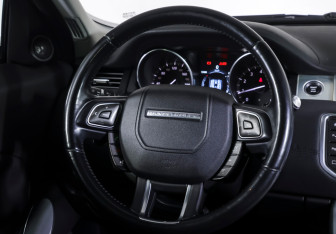 Подержанный автомобиль Land Rover Range Rover Evoque 2017 года (13 фото)