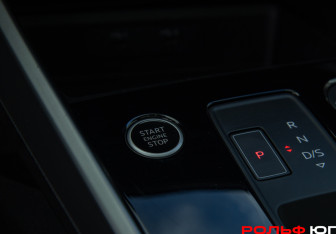 Подержанный автомобиль Audi A3 Hatchback 2020 года (14 фото)