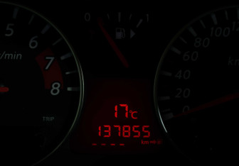 Подержанный автомобиль Nissan Note 2012 года (13 фото)