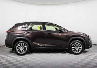 Подержанный автомобиль Lexus NX 2015 года (4 фото)