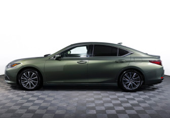 Подержанный автомобиль Lexus ES 2019 года (8 фото)