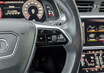 Подержанный автомобиль Audi A6 Sedan 2018 года (27 фото)