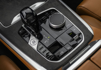 Подержанный автомобиль BMW X7 2021 года (21 фото)