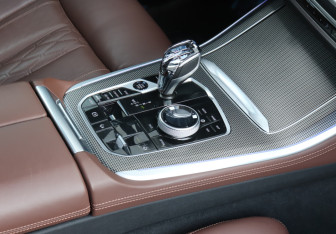 Подержанный автомобиль BMW X5 2022 года (15 фото)