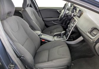 Подержанный автомобиль Volvo V40 Cross Country 2013 года (23 фото)