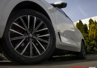 Подержанный автомобиль Changan UNI-K 2023 года (27 фото)